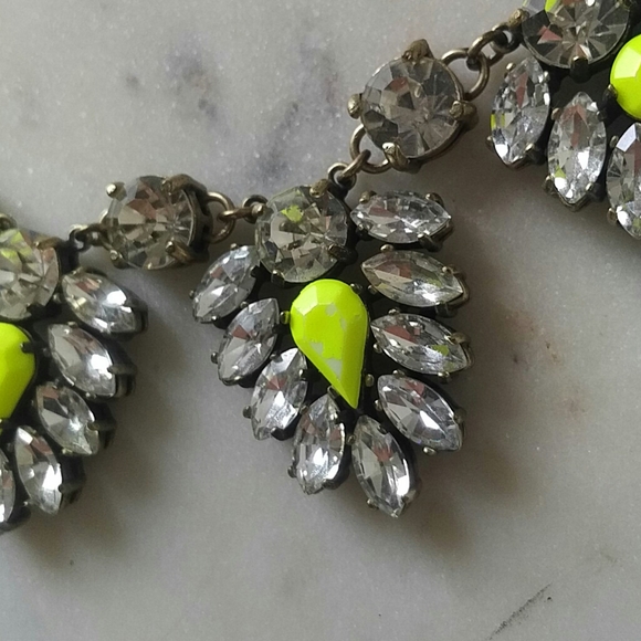 J.CREW - neon green crystal statement necklace - Picture 3 of 4